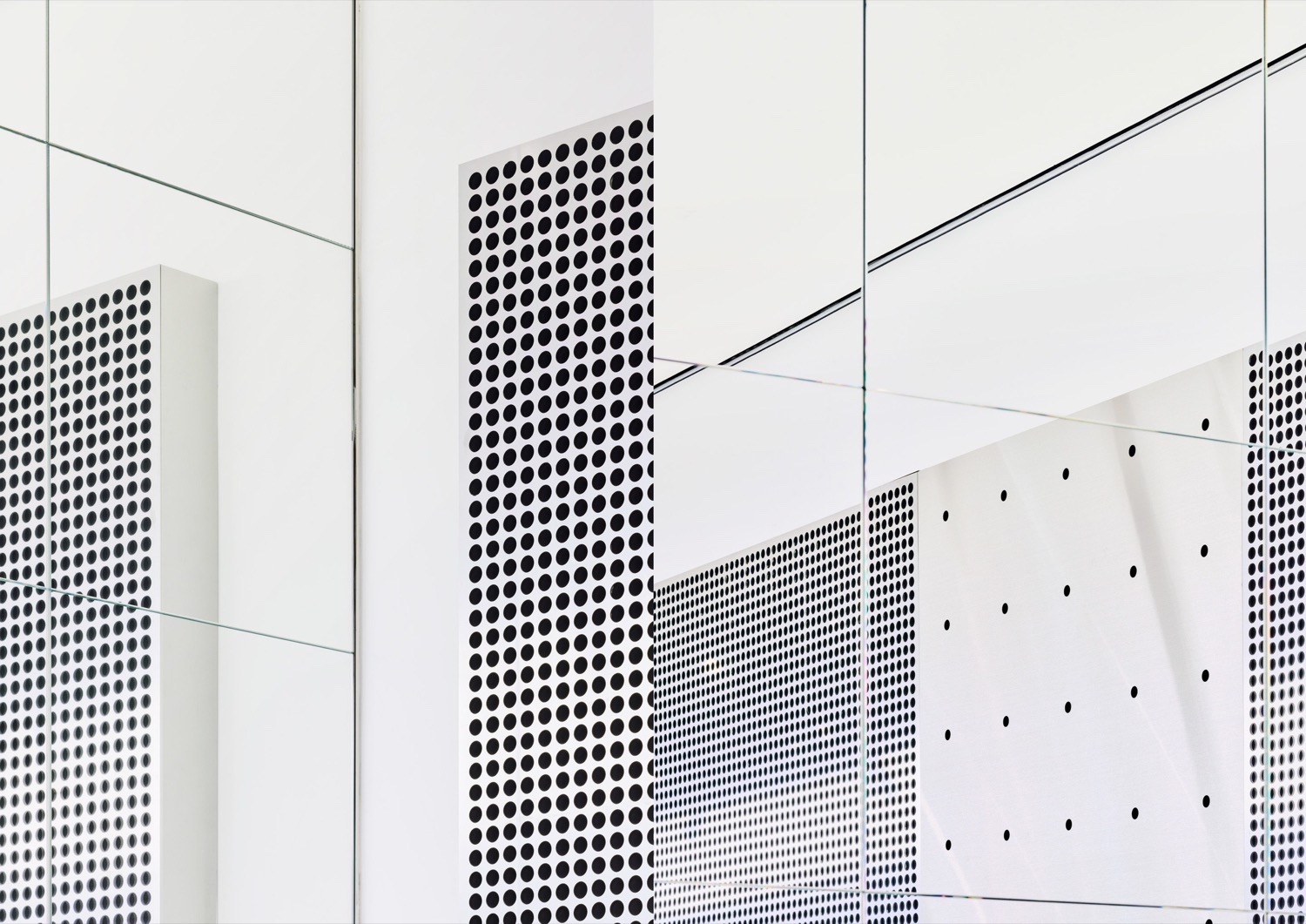 Ill-Studio - BOOTHESHOP SEOUL